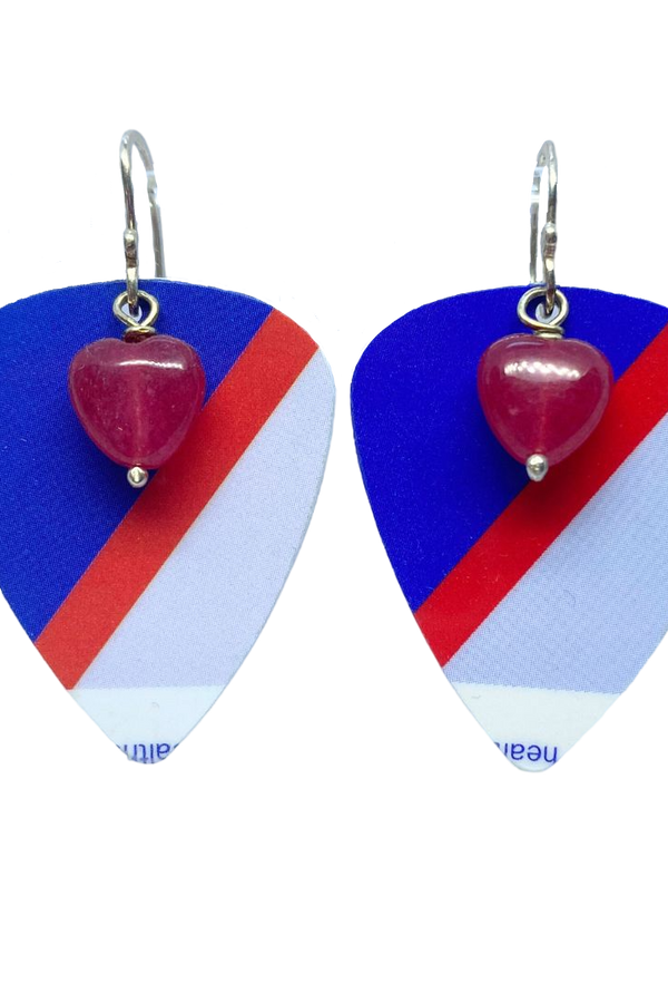 Guitar pick-shaped earrings with red heart beads on a white background
